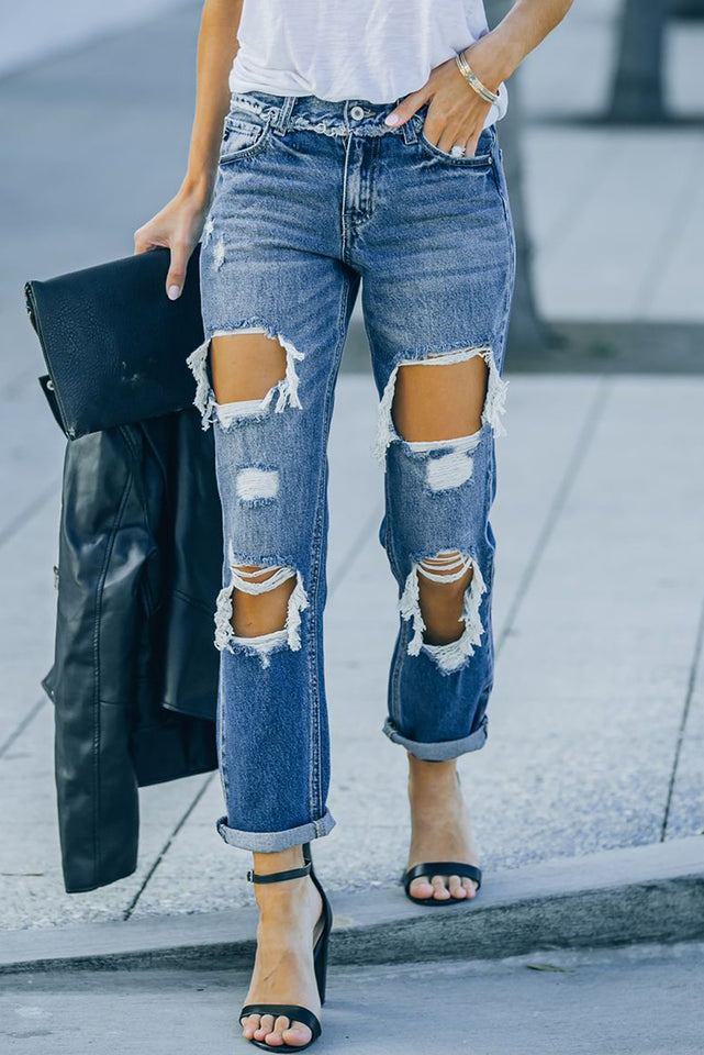 Distressed Jeans mit geradem Bein und Fransenbesatz