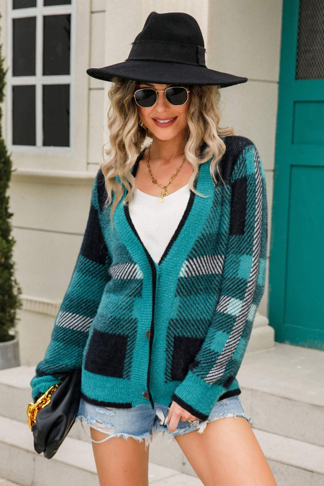 Gestreifter Fuzzy-Cardigan mit Knopfleiste vorne