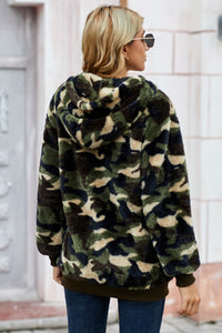 Fuzzy-Hoodie mit halblangem Reißverschluss in Camouflage-Optik